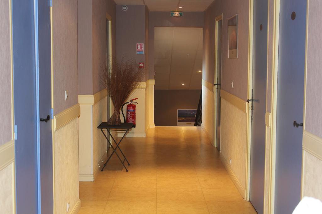 Logis Hotel Le Manoir & Lounge Apt Bilik gambar