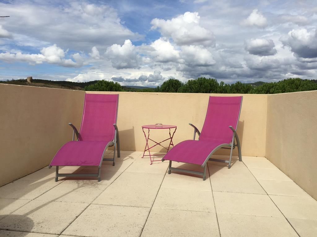 Logis Hotel Le Manoir & Lounge Apt Luaran gambar
